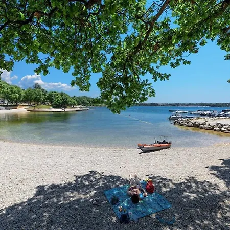 Ferienhaus Stenen Huis Nera Met Zwembad Poreč